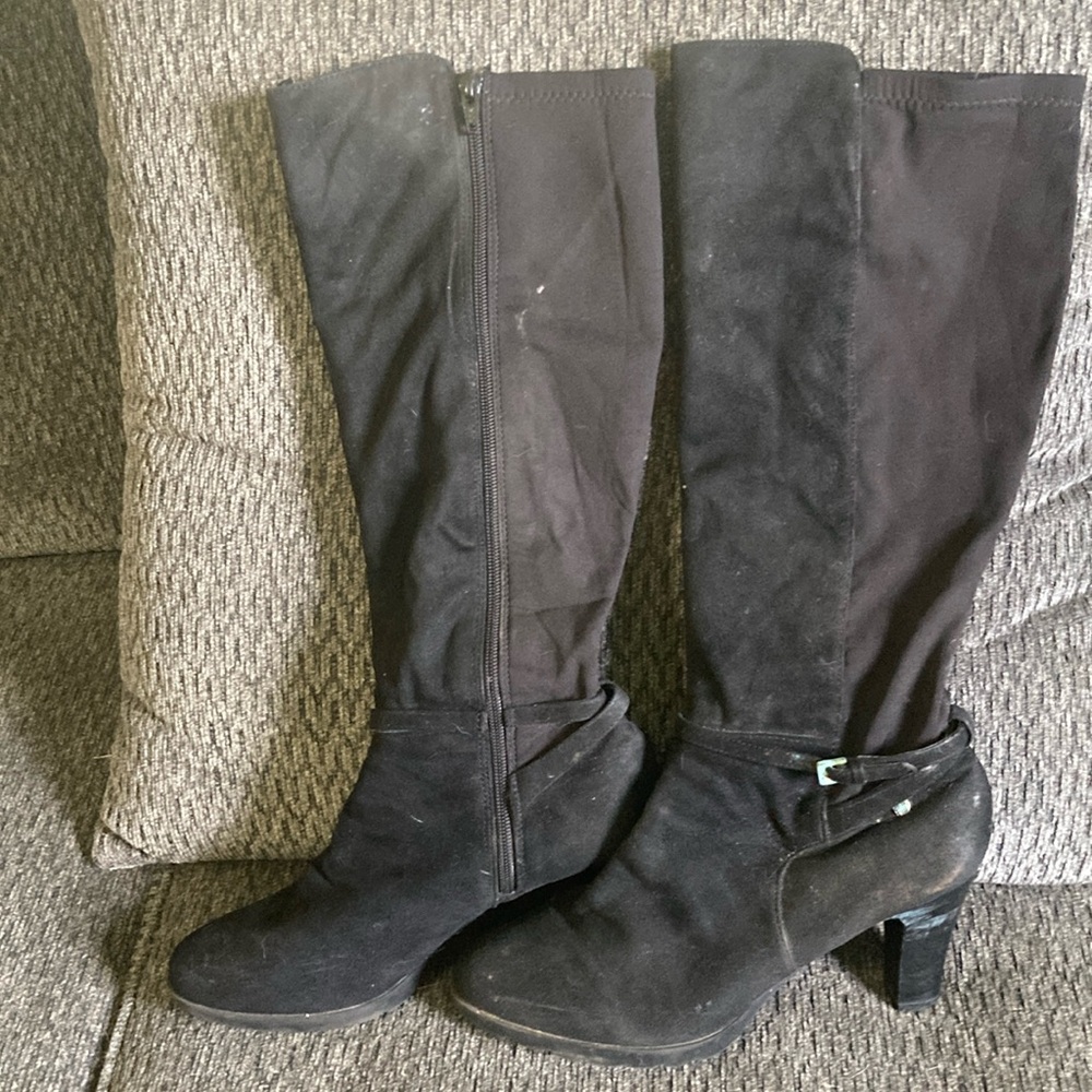 Block boot heels with zipper